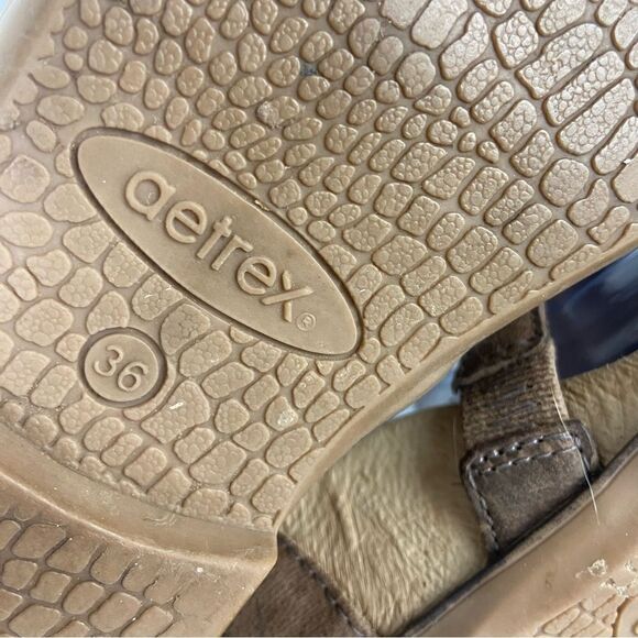 Aetrex Women’s Gladiator Sandals Comfort Brown Leather Embellished Size 36/ 6 - Picture 9 of 16